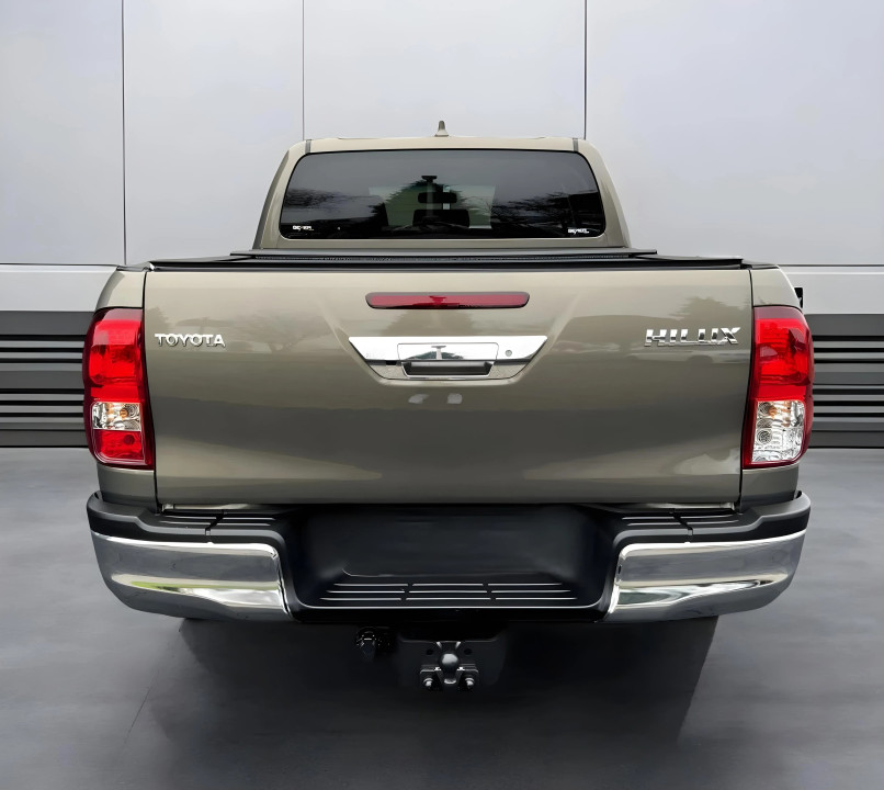 Toyota Hilux 2.8D-4D - foto 6