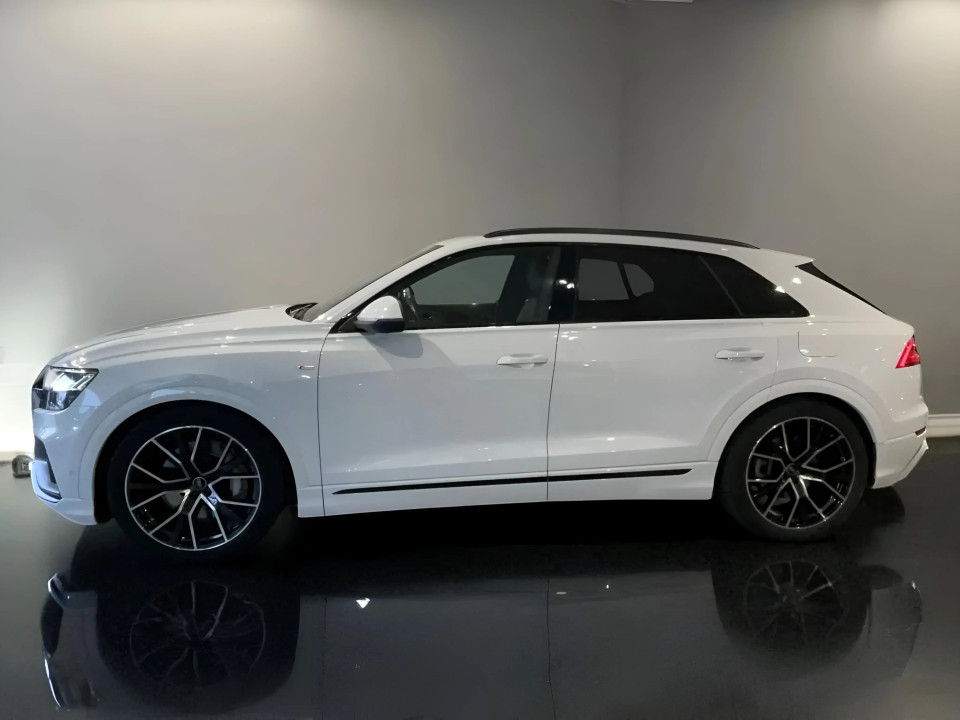 Audi Q8 55TFSIe Quattro Tiptronic S-Line (5)