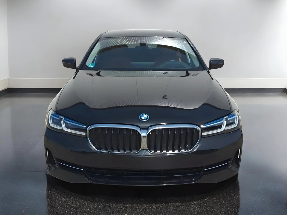 BMW Seria 5 530e Laser (3)