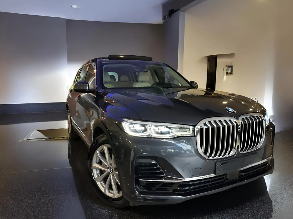 BMW X7 xDrive30d (1)