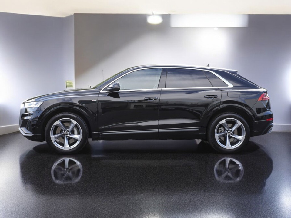 Audi Q8 55 TFSIe quattro tiptronic (4)