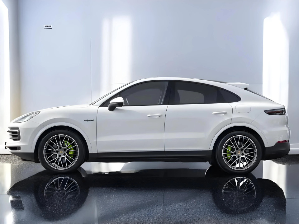 Porsche Cayenne Coupe E-Hybrid Platinum Edition (3)