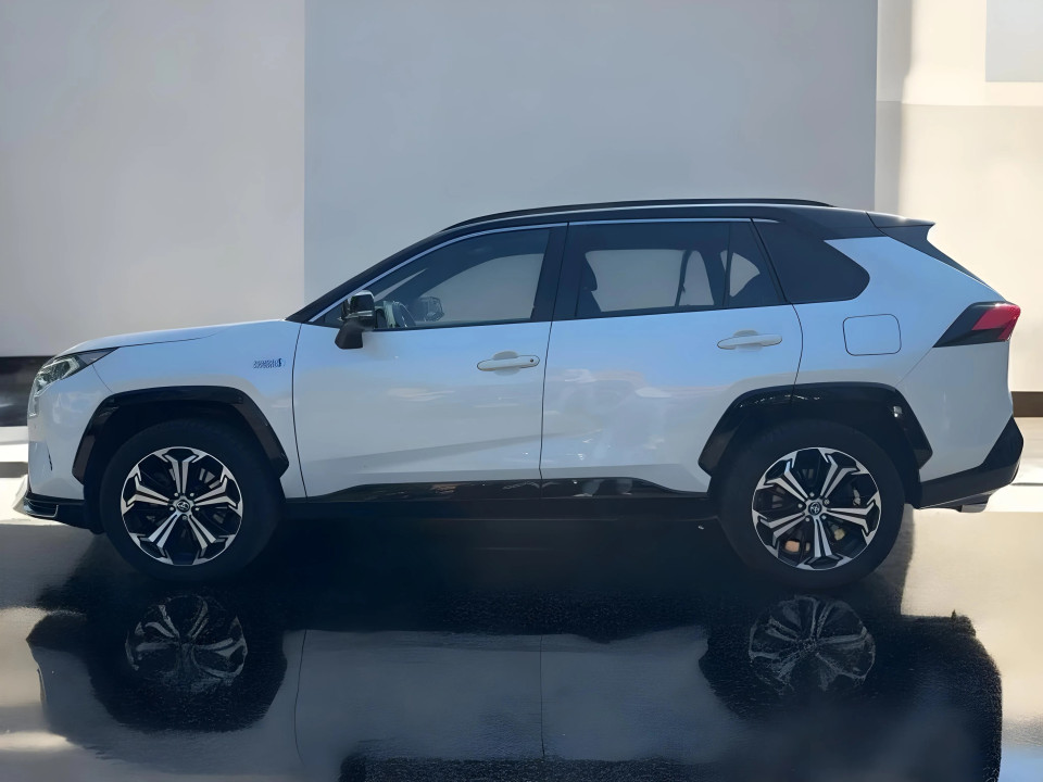 Toyota RAV4 Plug-in Hybrid 4x4 (4)