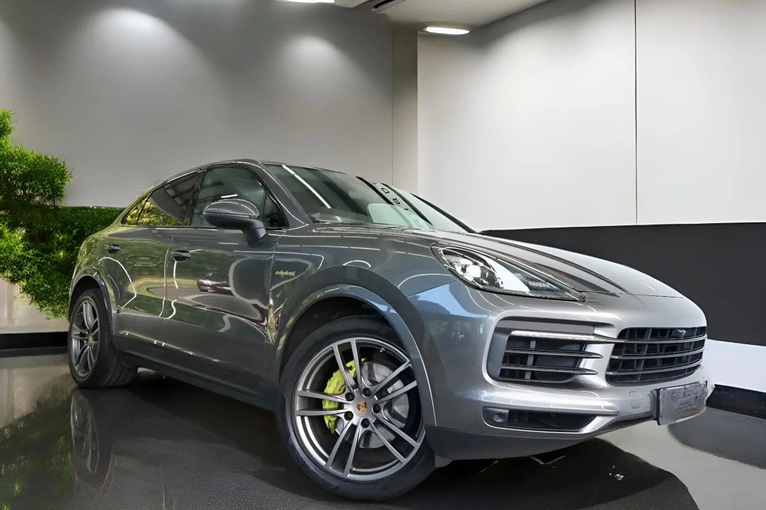 Porsche Cayenne Coupe E-Hybrid (2)