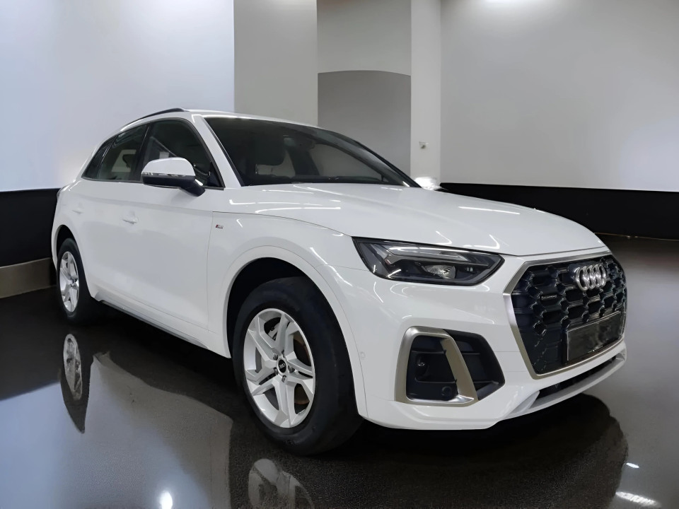 Audi Q5 55TFSIe Quattro S tronic S line (2)