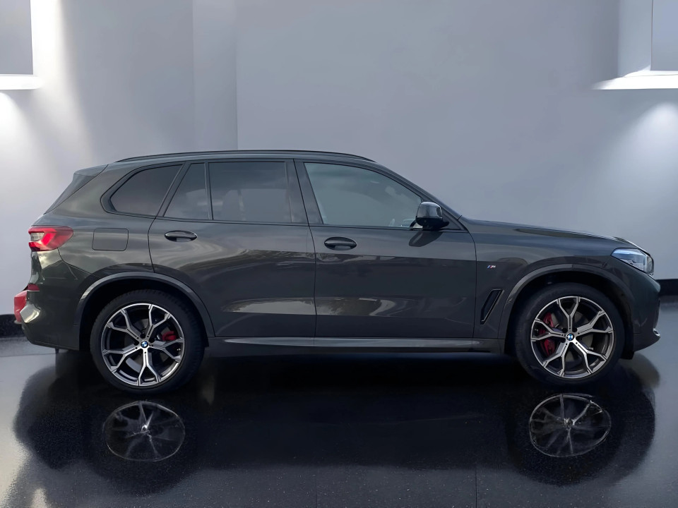 BMW X5 xDrive30d M-Sport (2)