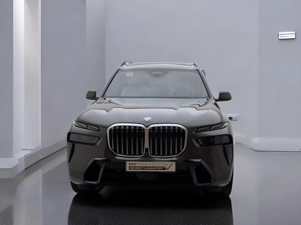 BMW X7 xDrive40i M-Sport (2)