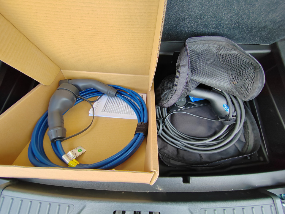 Ford Explorer Plug-in Hybrid V6 3.0 PHEV 457 CP - foto 35
