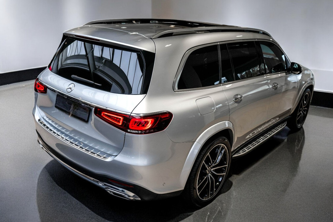 Mercedes-Benz GLS 350d 4MATIC AMG Line (5)