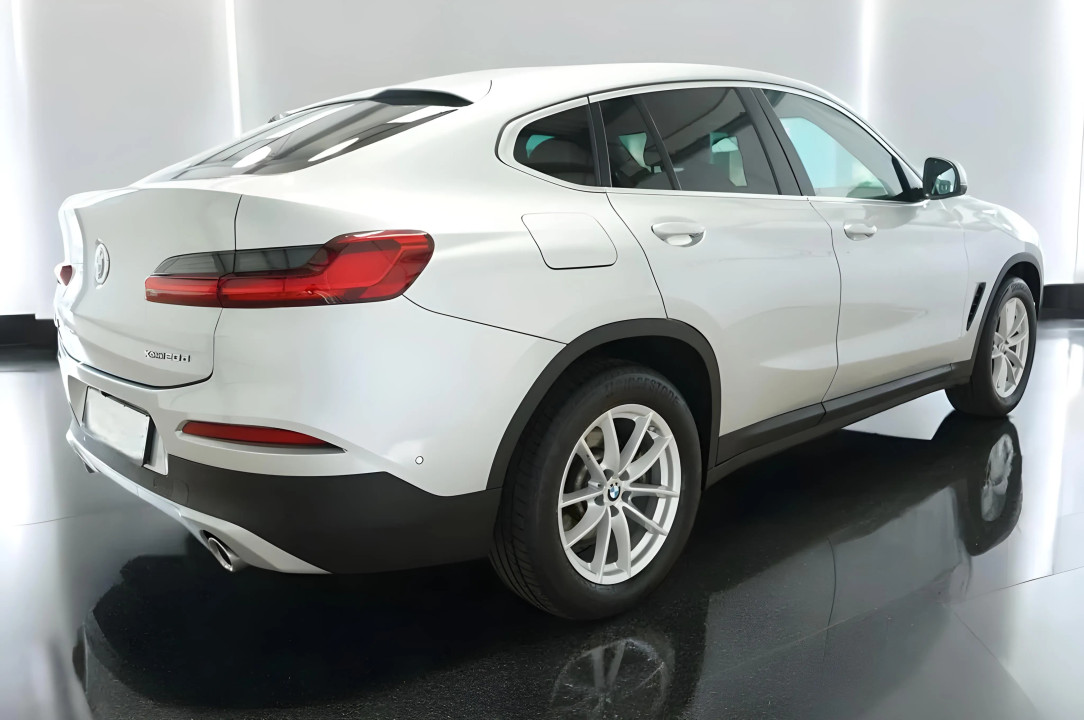 BMW X4 xDrive20d Advantage (5)