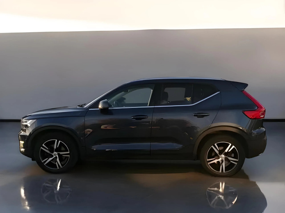 Volvo XC 40 D4 AWD Inscription (2)