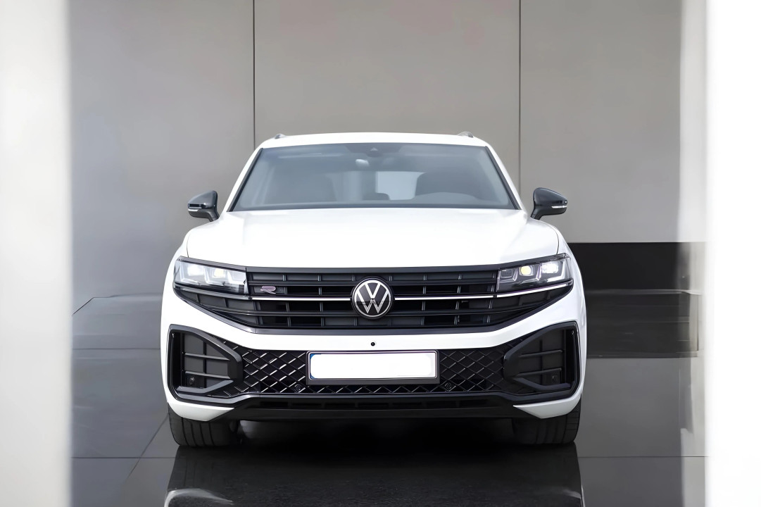 Volkswagen Touareg V6 3.0TDI 4MOTION R-Line (2)