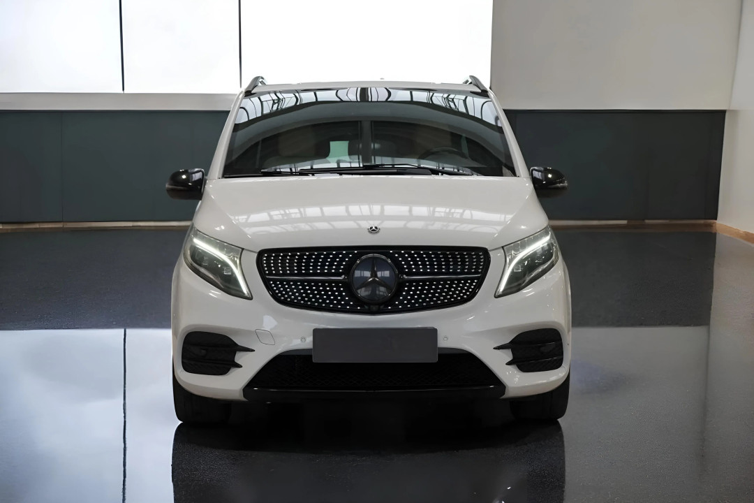 Mercedes-Benz V 300d 4MATIC Avantgarde Long (2)