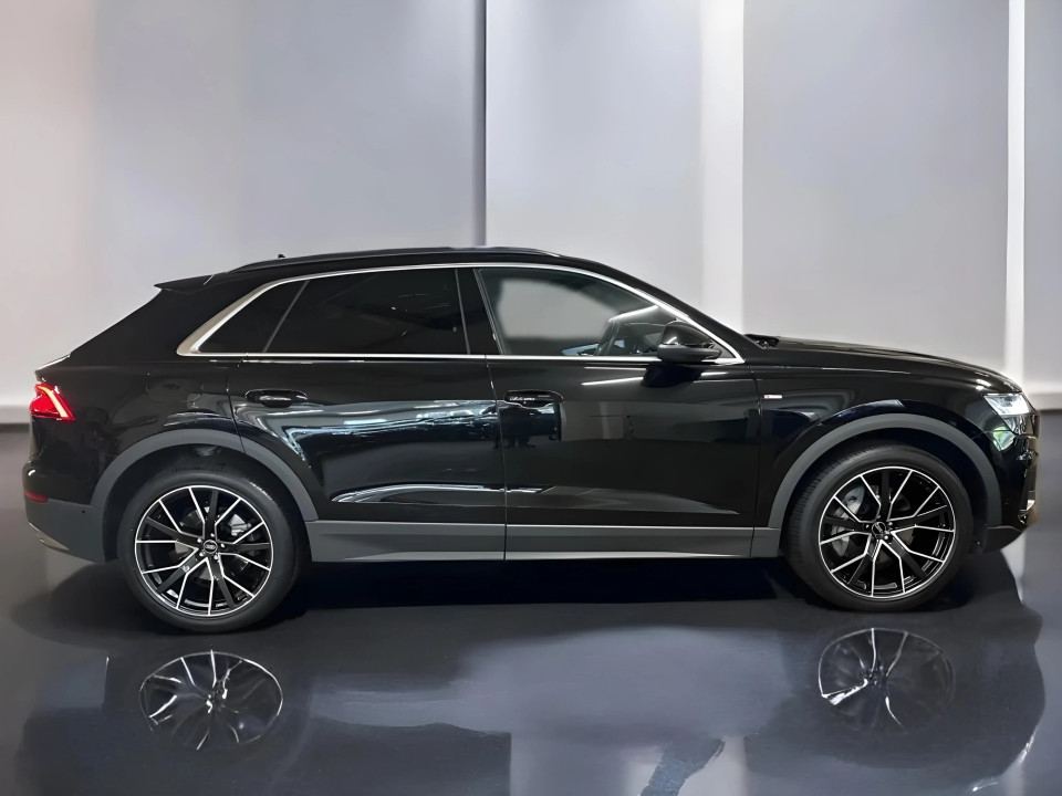 Audi Q8 55 TFSI quattro tiptronic S-Line (2)