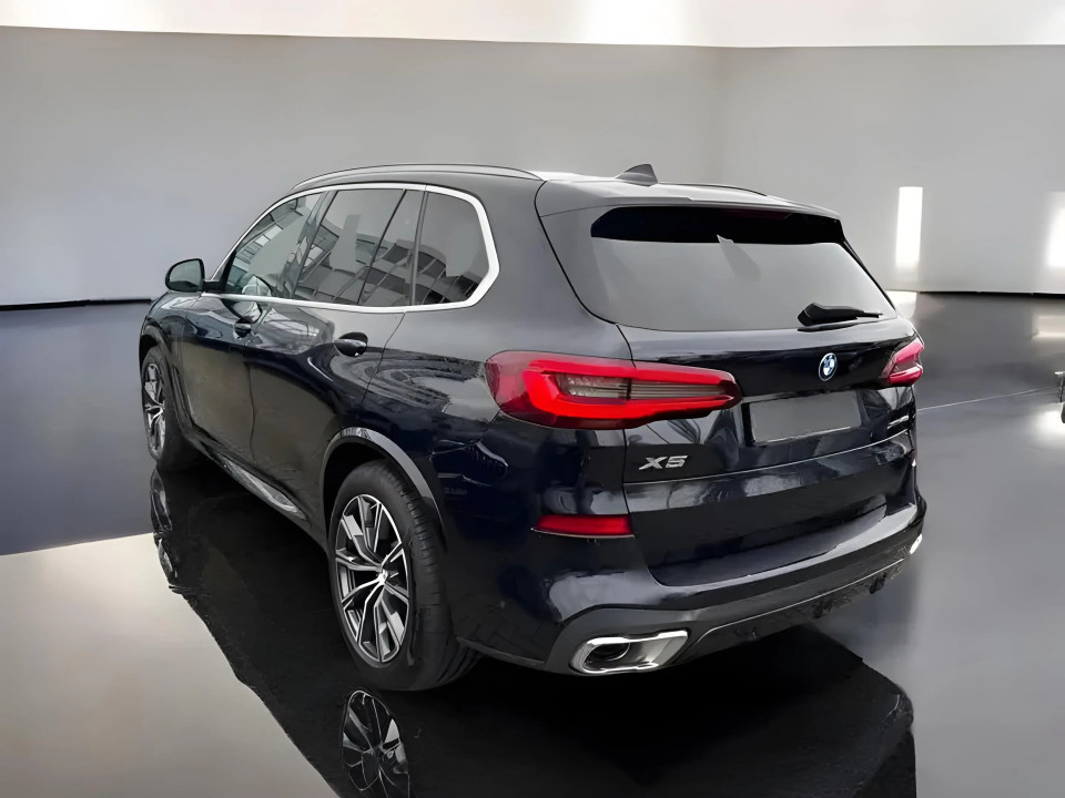 BMW X5 xDrive45e M-Sport (2)