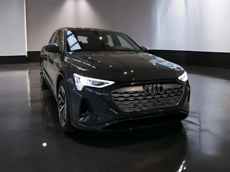 Audi Q8 55e-tron Quattro Advanced