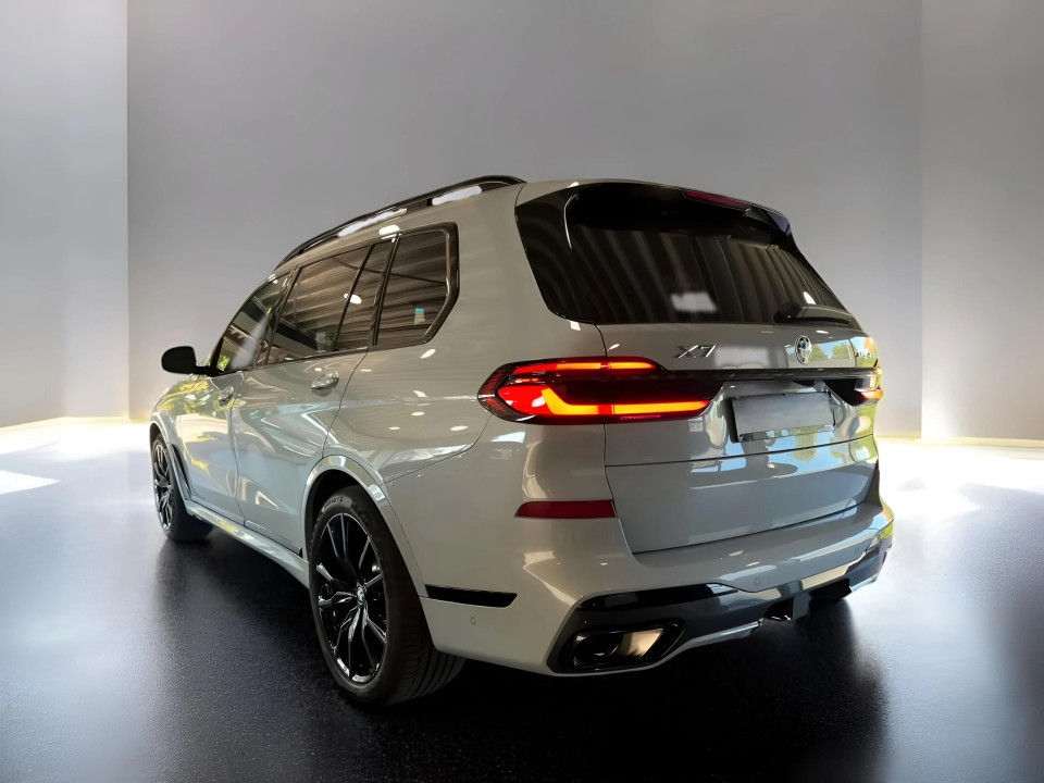 BMW X7 xDrive40i M-Sport (2)