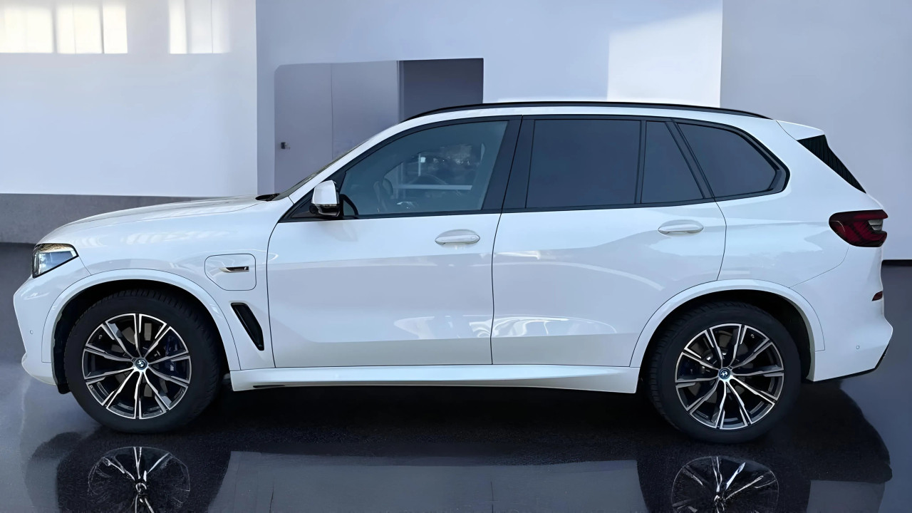 BMW X5 xDrive45e M-Sport (2)