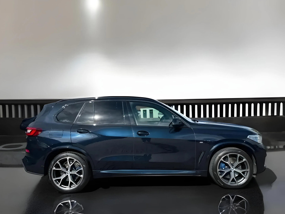 BMW X5 xDrive45e M-Sport (2)