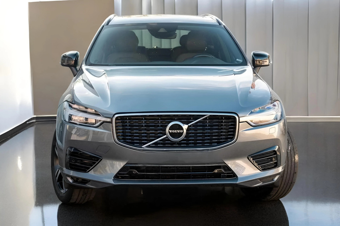 Volvo XC 60 T8 Recharge AWD R-Design (2)