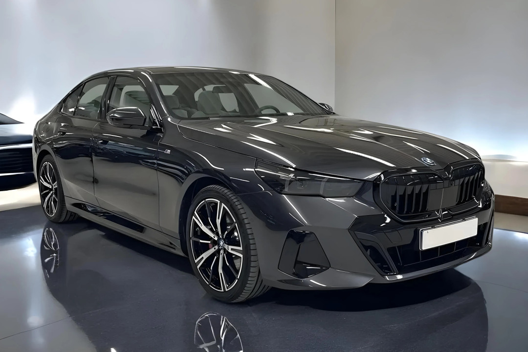 BMW Seria 5 530e xDrive M-Sport (2)