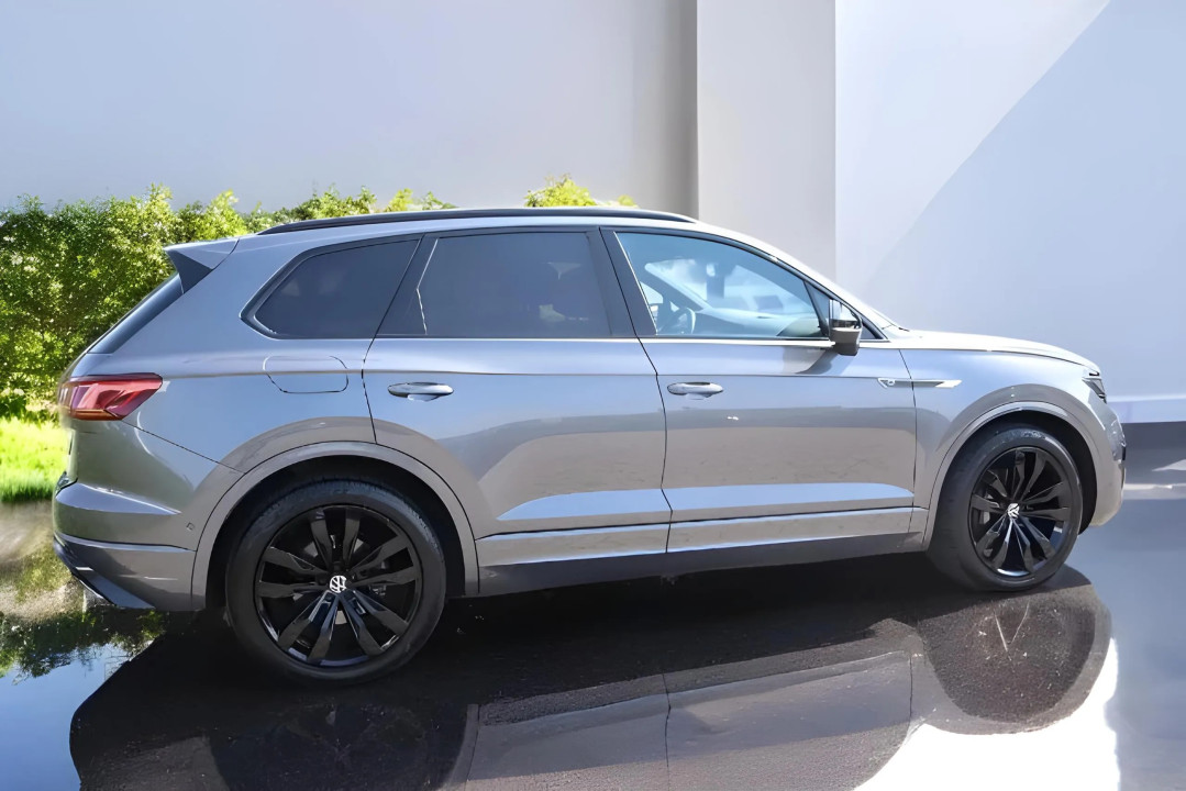 Volkswagen Touareg V6 3.0TDI R-Line (4)