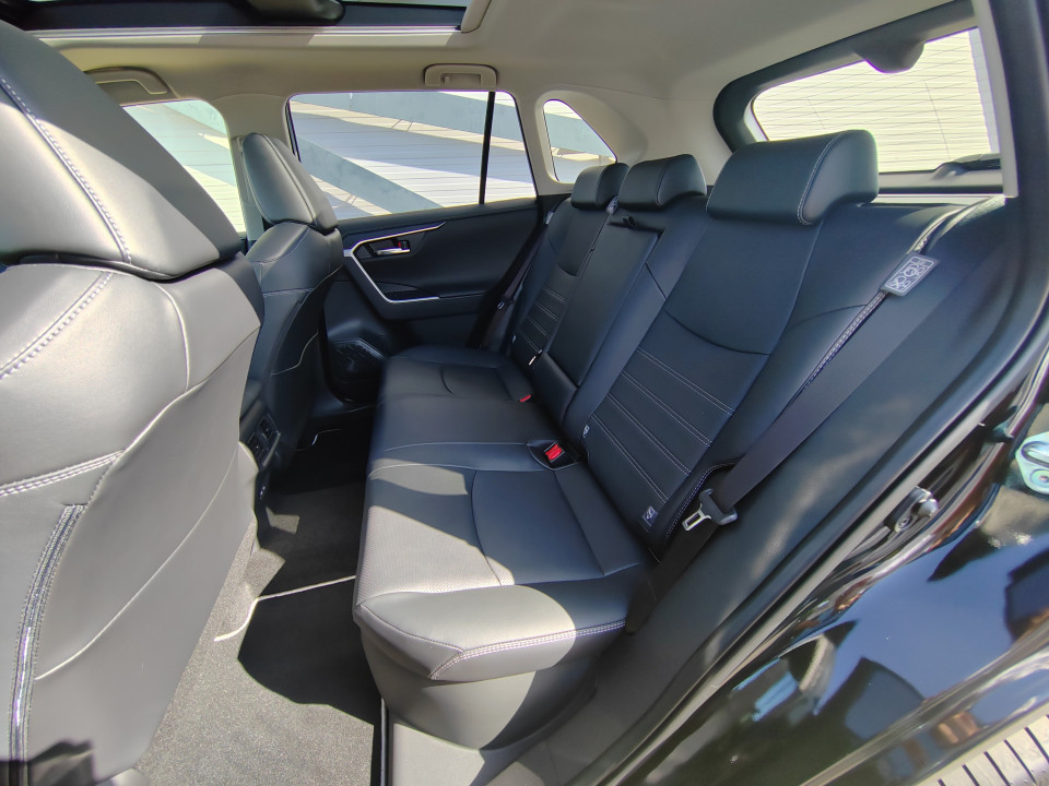 Toyota RAV4 2.5 (222 CP) Hybrid E-Four e-CVT Luxury Premium - foto 13