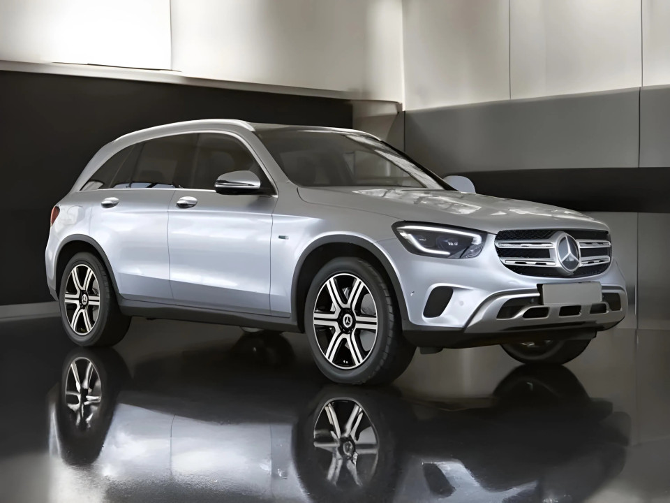 Mercedes-Benz GLC 300e 4MATIC (3)