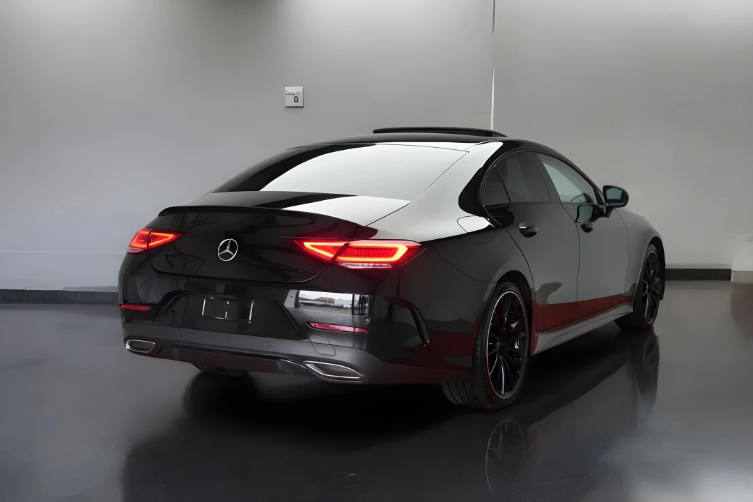 Mercedes-Benz CLS 300d 4MATIC AMG Line (4)