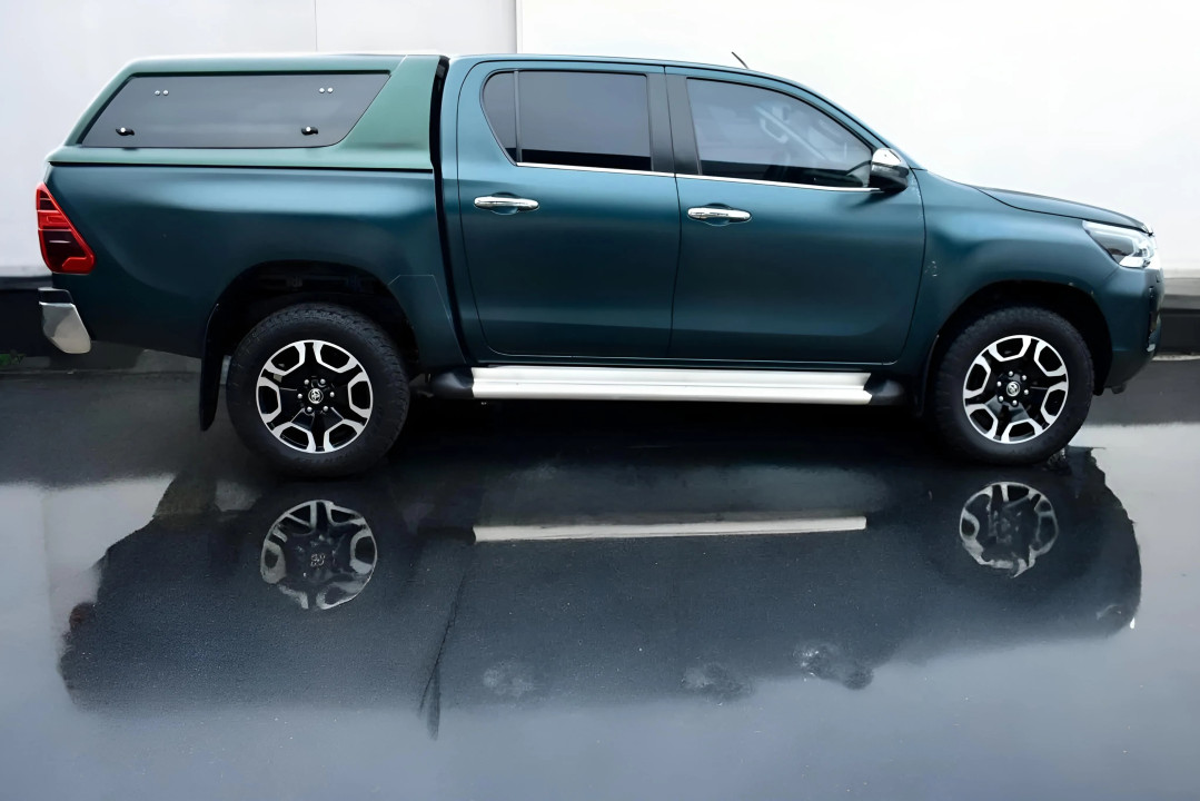 Toyota Hilux 2.8 D-4D Executive (5)