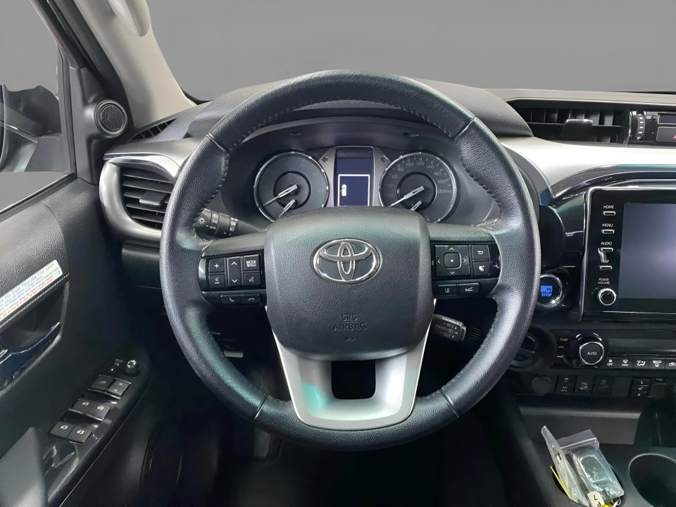 Toyota Hilux 2.8 D-4D Double Cab Executive - foto 9