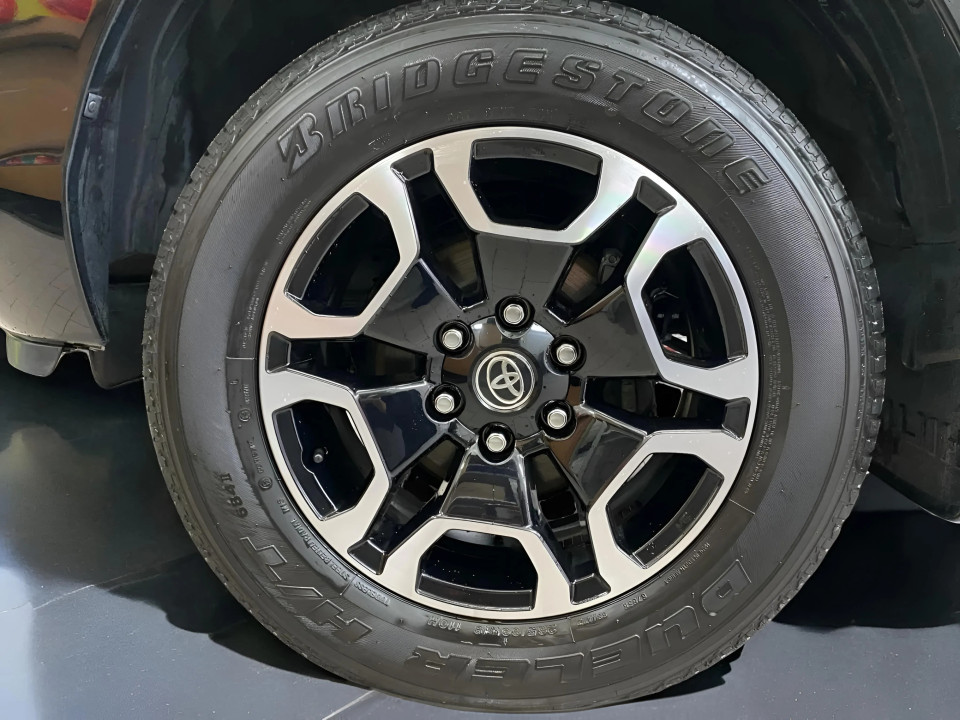 Toyota Hilux 2.8 D-4D Double Cab Executive - foto 16
