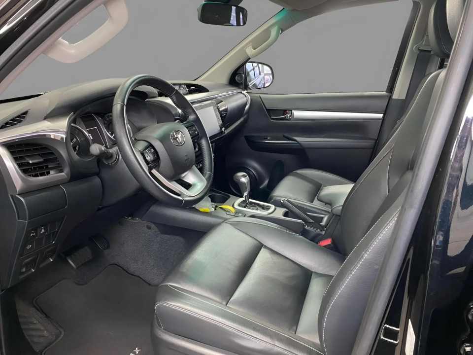 Toyota Hilux 2.8 D-4D Double Cab Executive - foto 12