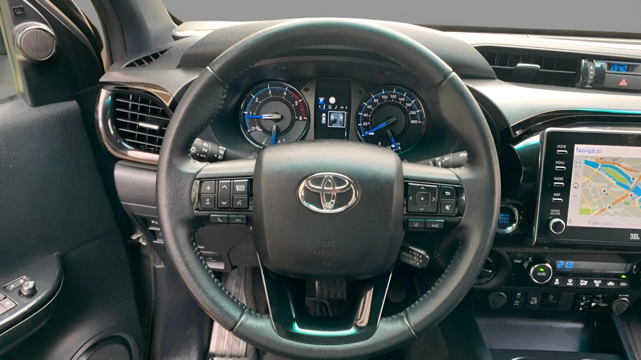 Toyota Hilux 2.8 D-4D 4X4 Invincible - foto 9