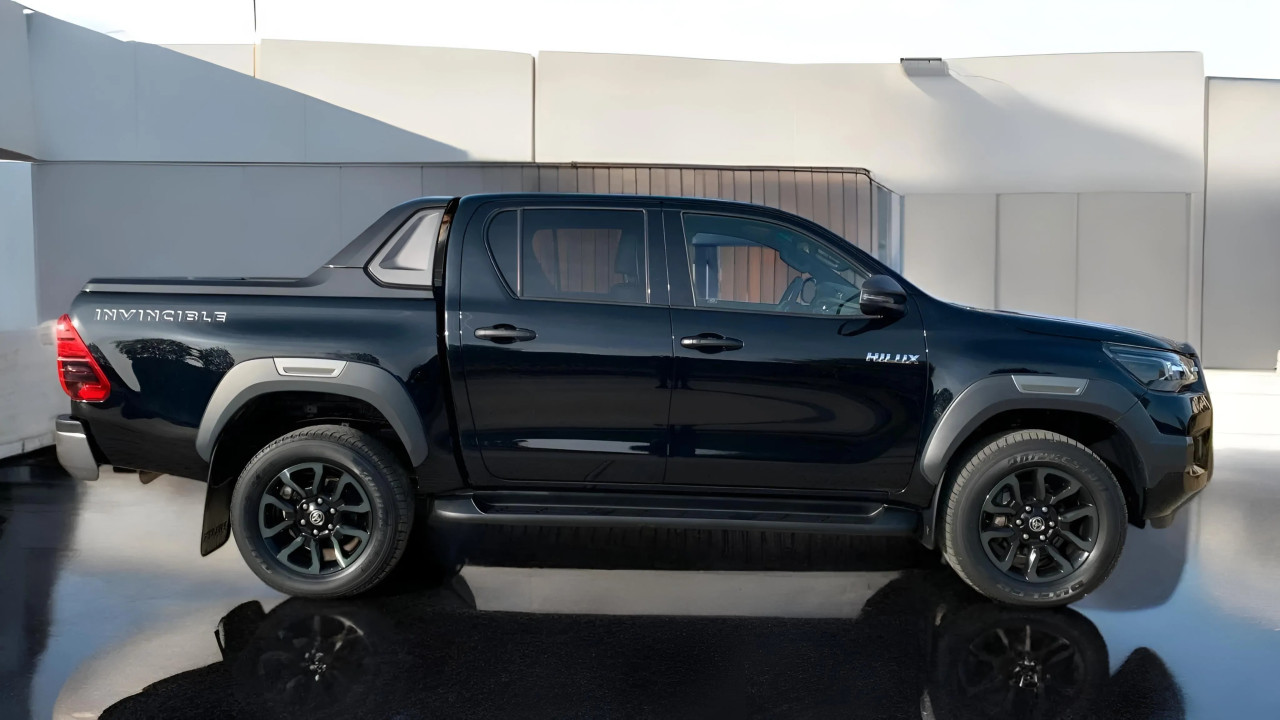 Toyota Hilux Invincible 2.8 D4-D (2)