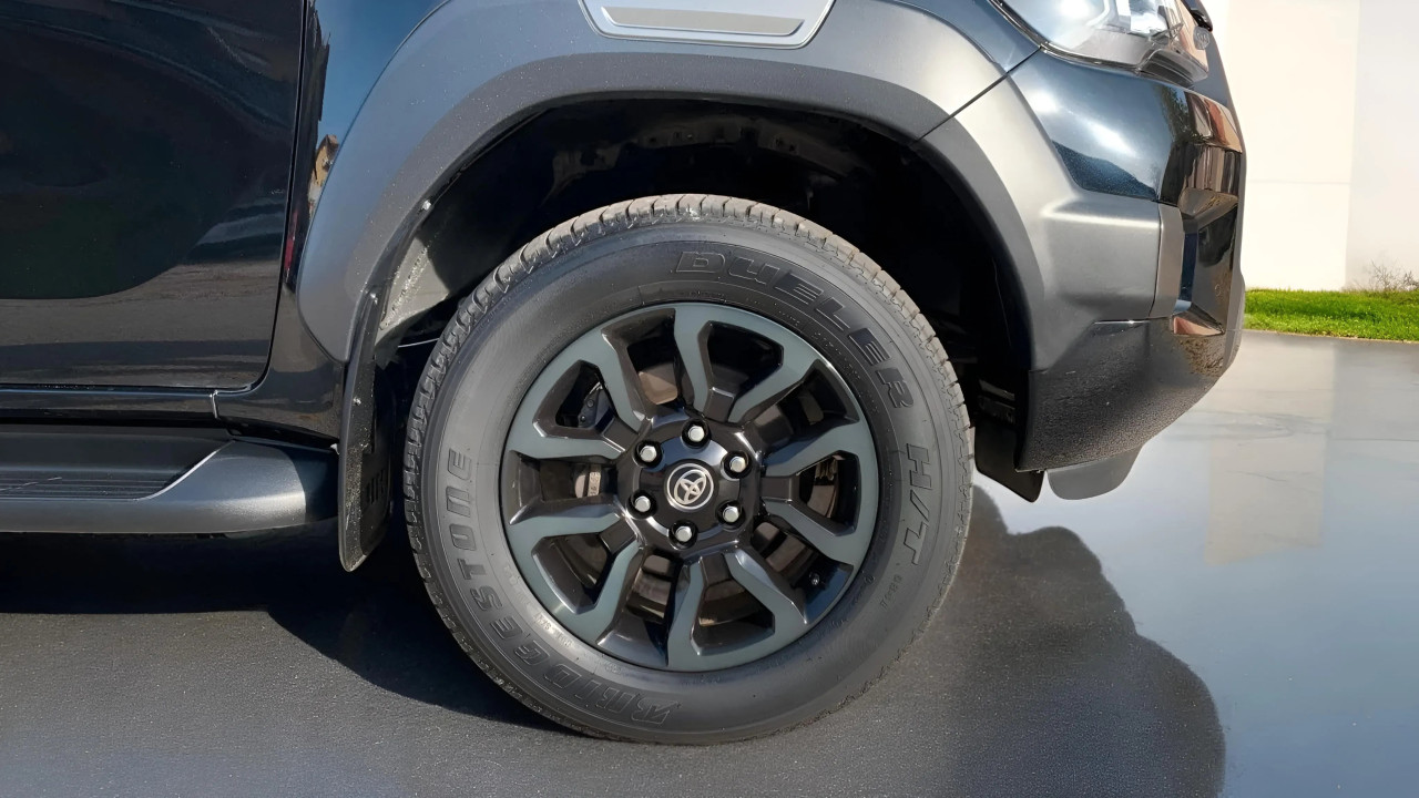 Toyota Hilux Invincible 2.8 D4-D - foto 22