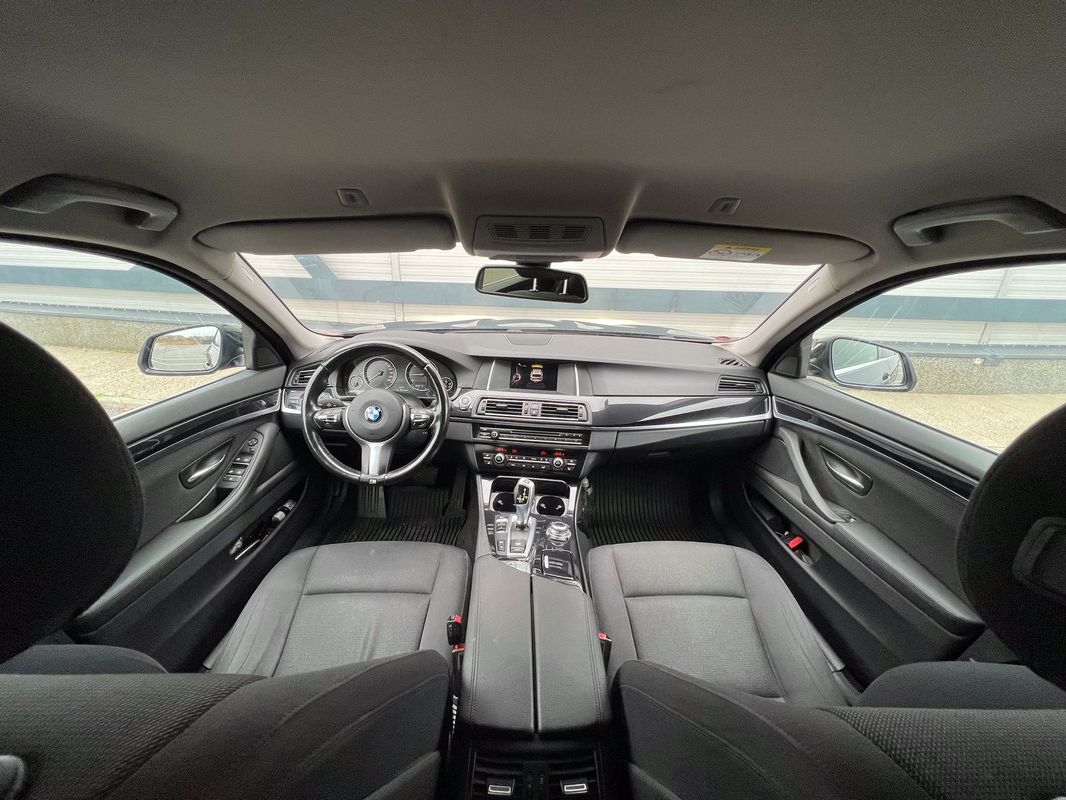 BMW Seria 5 520d XDrive Touring Automat - foto 11