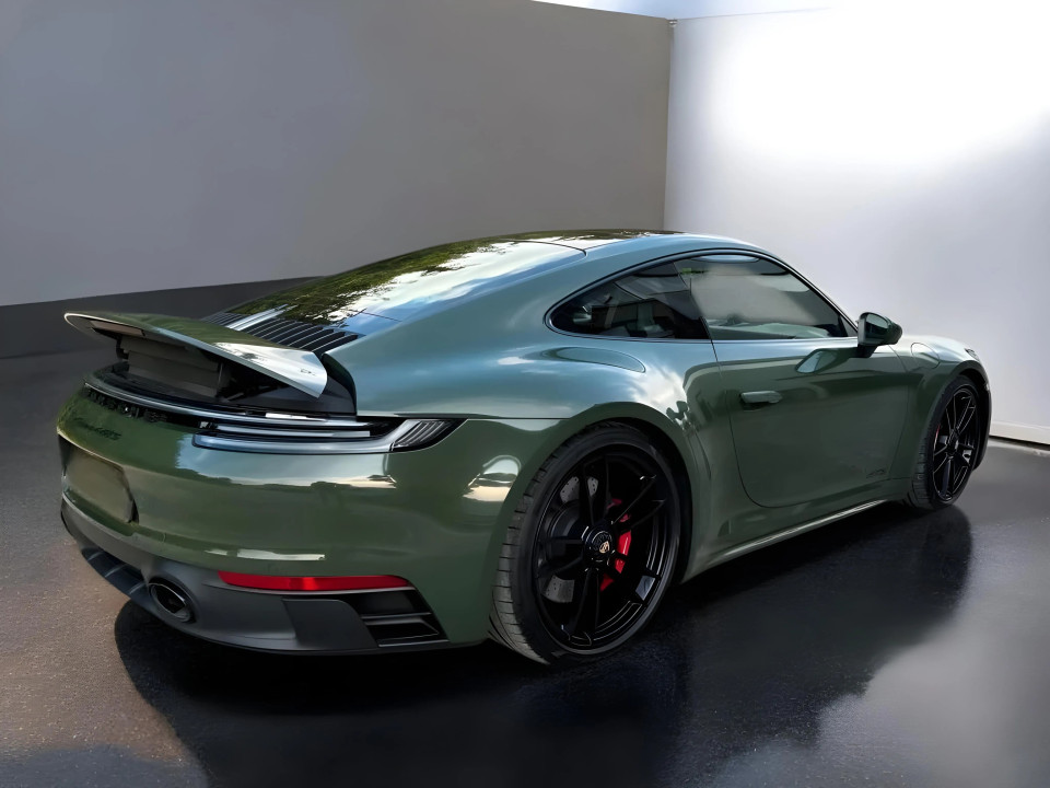 Porsche 911 Carrera 4 GTS (3)