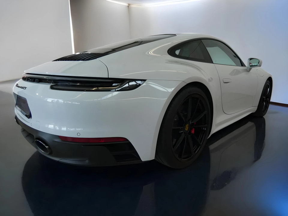 Porsche 911 Carrera 4 GTS (4)