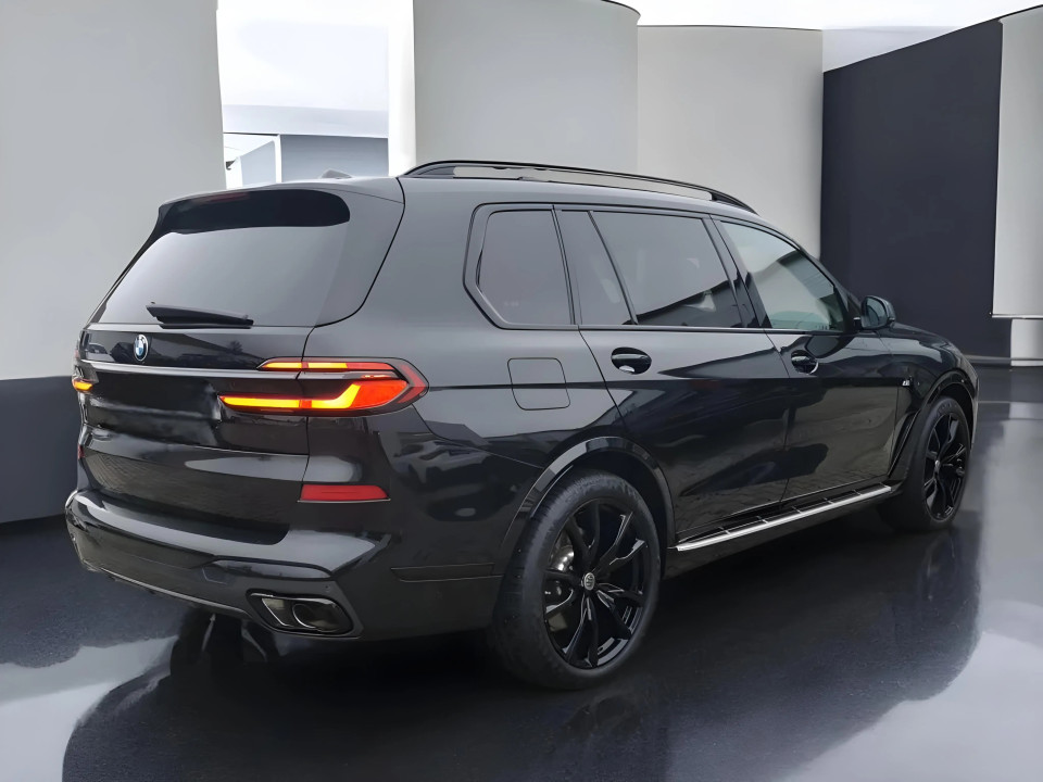 BMW X7 xDrive40i M-SPORT (2)