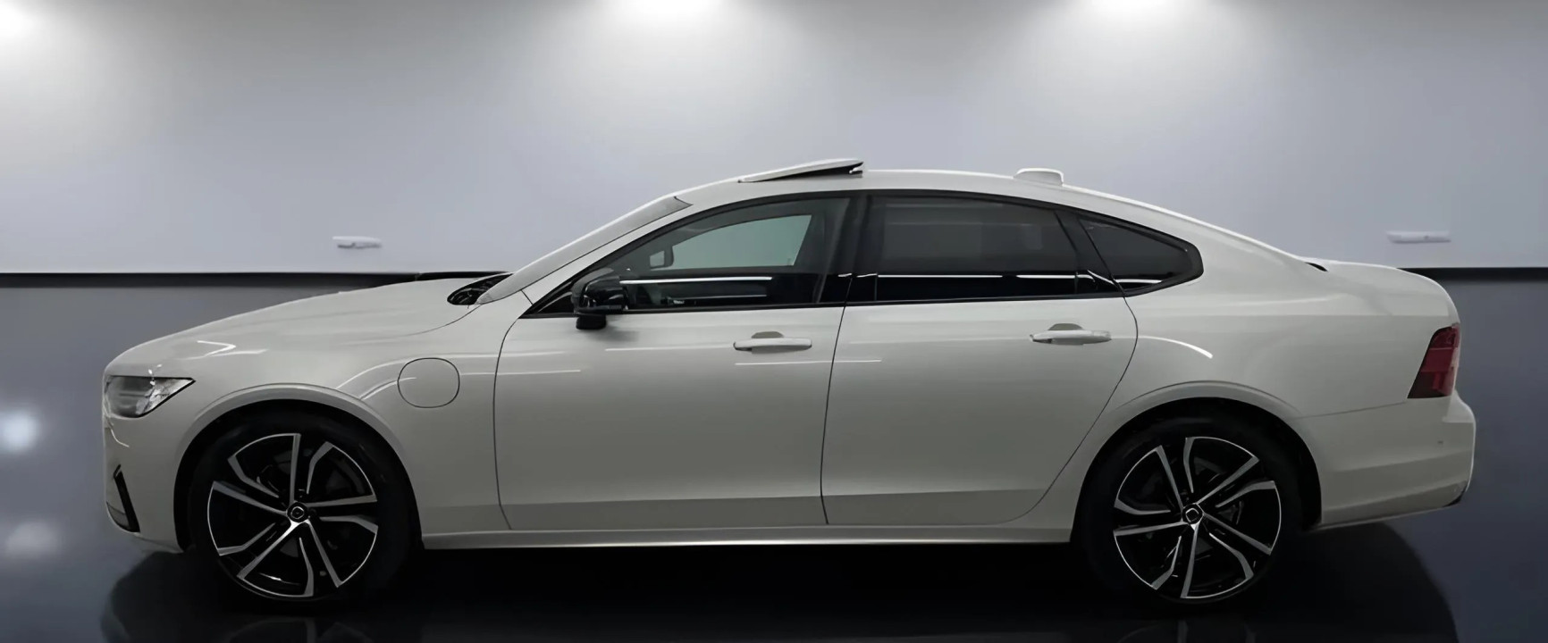Volvo S90 T8 Recharge AWD R-Design (3)