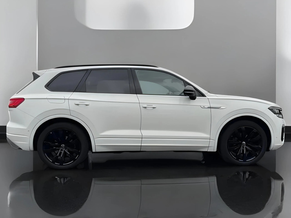 Volkswagen Touareg V6 3.0 TDI R-Line (2)