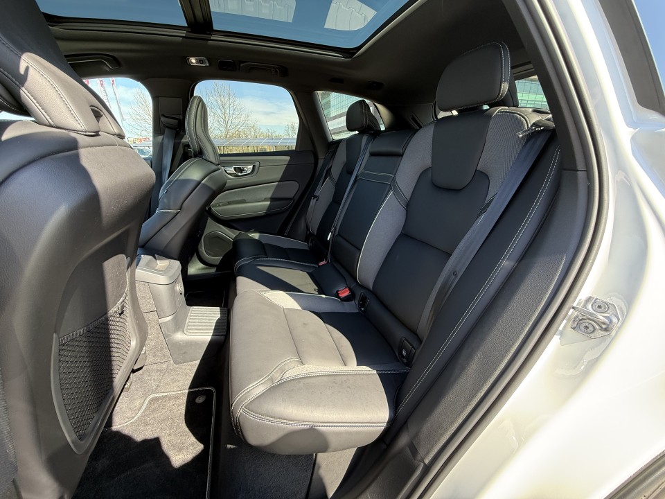 Volvo XC 60 T8 Recharge AWD R-Design - foto 13