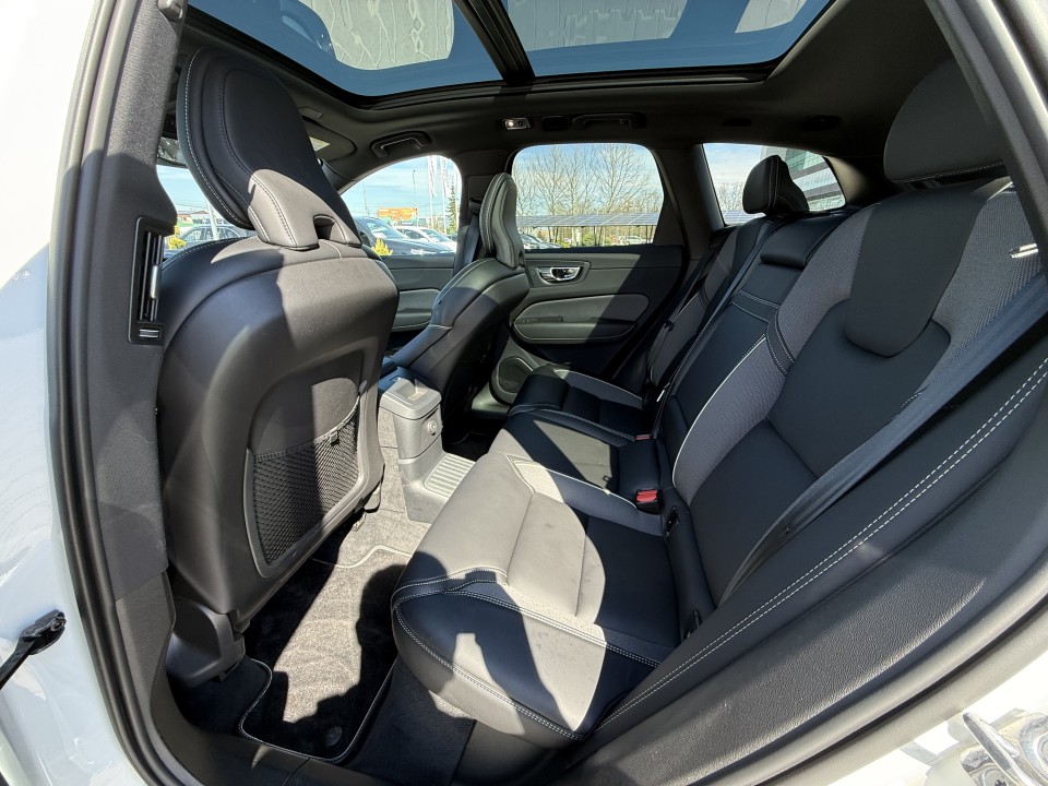 Volvo XC 60 T8 Recharge AWD R-Design - foto 14