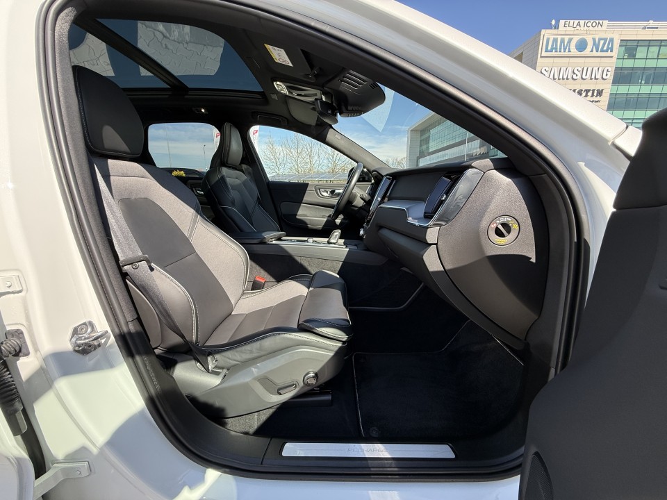 Volvo XC 60 T8 Recharge AWD R-Design - foto 15