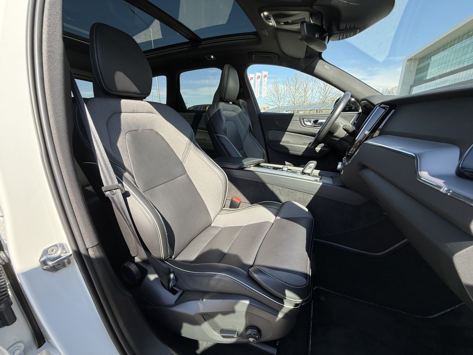 Volvo XC 60 T8 Recharge AWD R-Design - foto 16