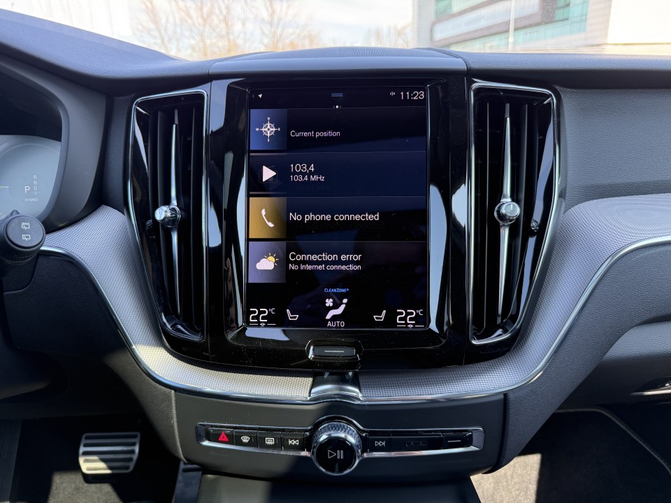 Volvo XC 60 T8 Recharge AWD R-Design - foto 25