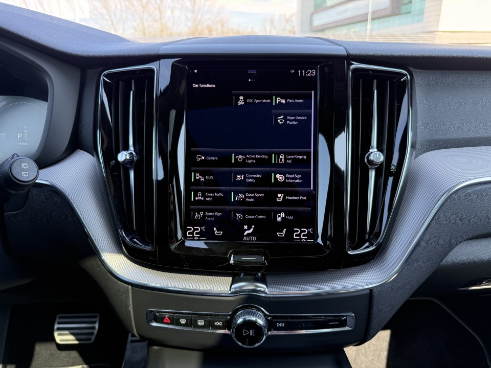 Volvo XC 60 T8 Recharge AWD R-Design - foto 26