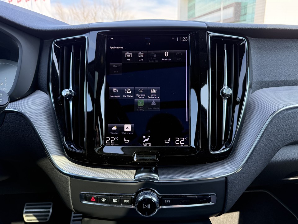 Volvo XC 60 T8 Recharge AWD R-Design - foto 28