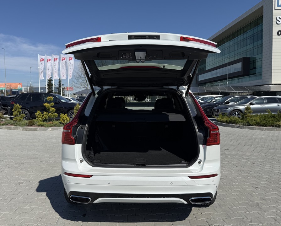 Volvo XC 60 T8 Recharge AWD R-Design - foto 31